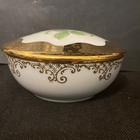 Vintage Porcelain Limoges France Hand Painted Gold Trim Trinket or Candy Dish - Picture 3 of 11